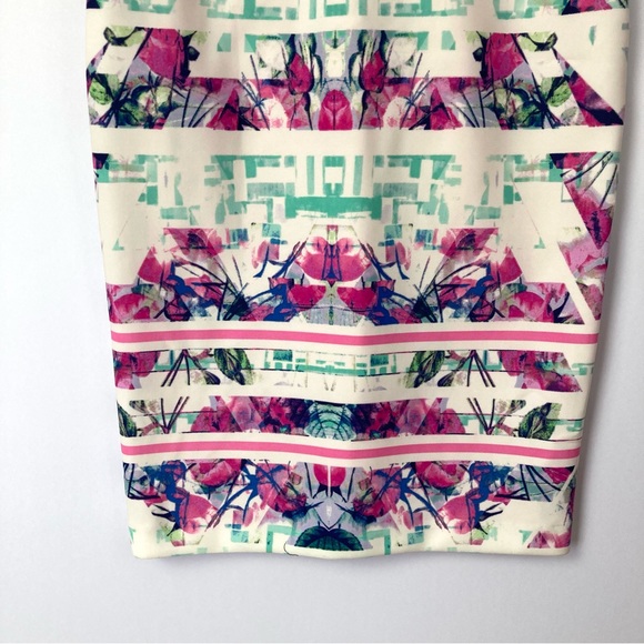 Vince Camuto Floral Abstract Knit Dress - Picture 9 of 11